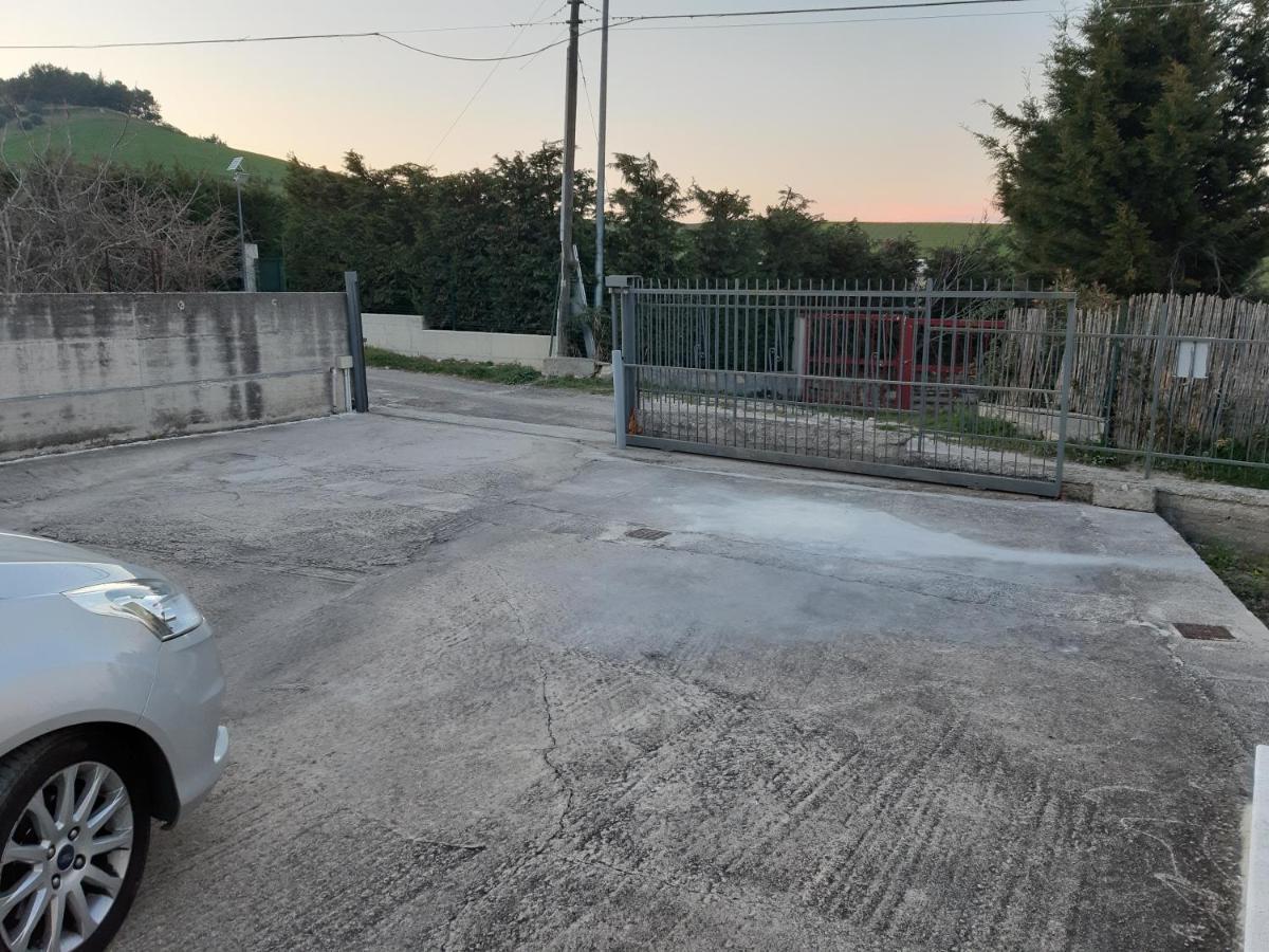 La Collinetta Dei Sassi Villa Matera Luaran gambar